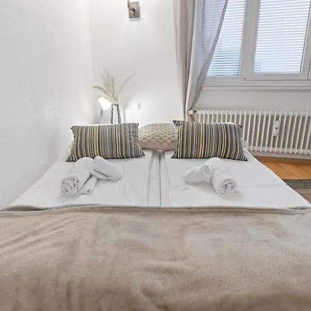 Crans-montana - Centre 2 Pers - Rue Du Prado *